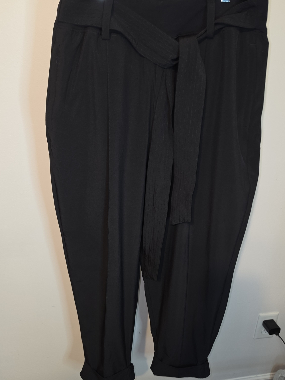 Athleta black pants with belt in size 12/P #athletic #workwear